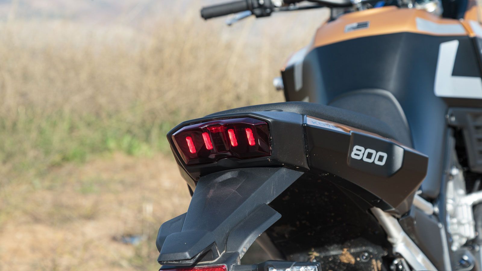 Με τα υλικά κατασκευής, τη συναρμογή και το φινίρισμά του λοιπόν, τείνει να αφήσει τις προκαταλήψεις στη λήθη, στοχεύοντας σε μια πιο σοβαρή και ώριμη