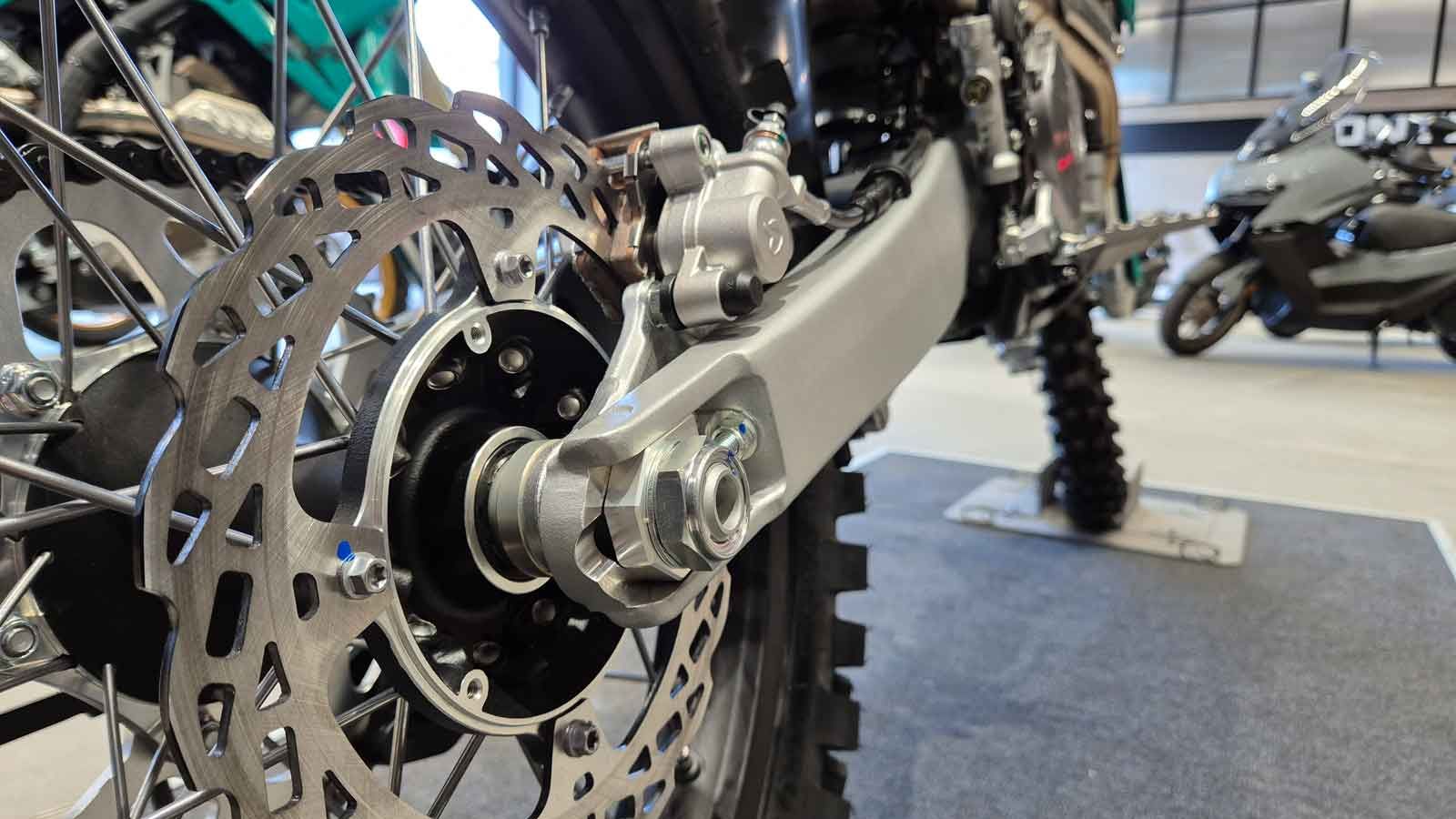 Αλουμινένιο ψαλίδι για αντοχή και σταθερότητα    