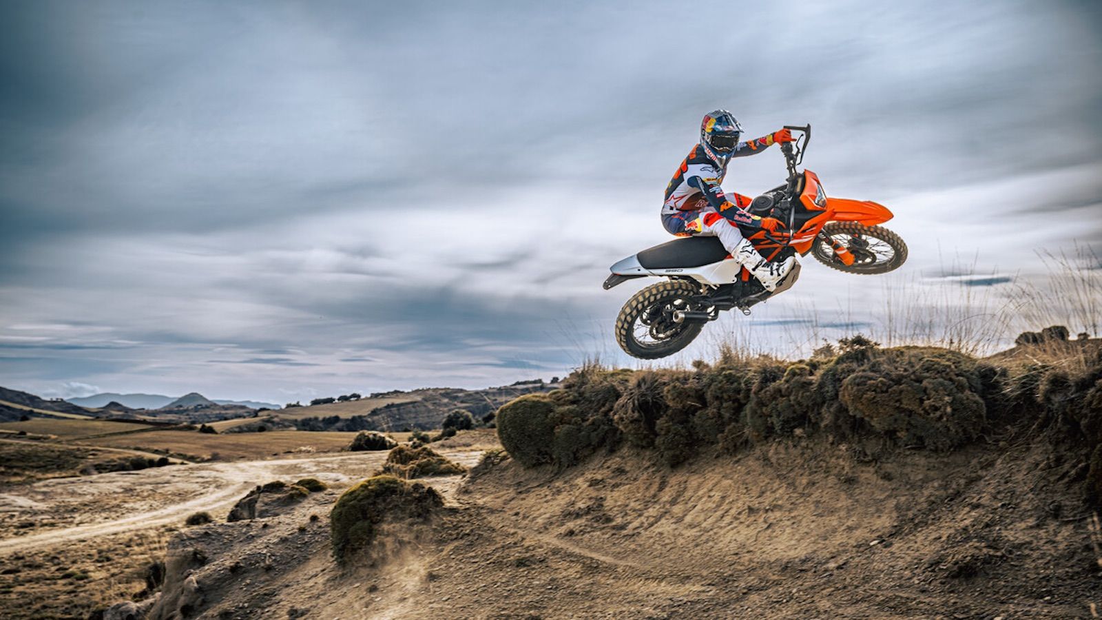 KTM 125-390 Enduro R 2025: Αναβαθμίσεις σε κινητήρα, πλαίσιο και αναρτήσεις