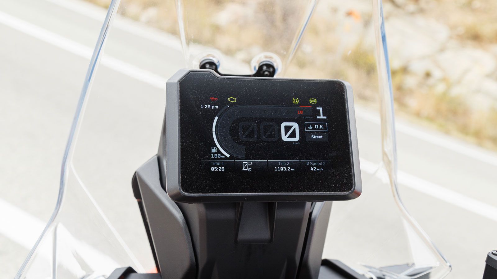 Η έκδοση Χ εξοπλίζεται με LCD οθόνη