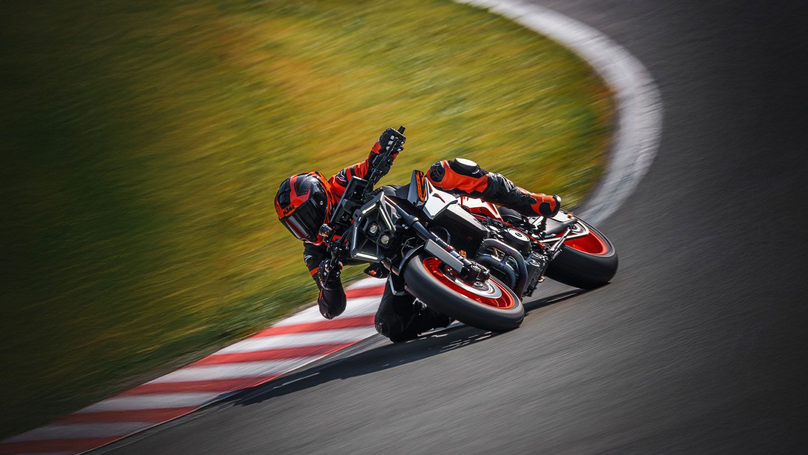 Η νέα Chromium-Molybdenum-Steel κατασκευή χρησιμοποιεί τον κινητήρα ως δομικό στοιχείο, μειώνοντας βάρος και αυξάνοντας την ακαμψία.