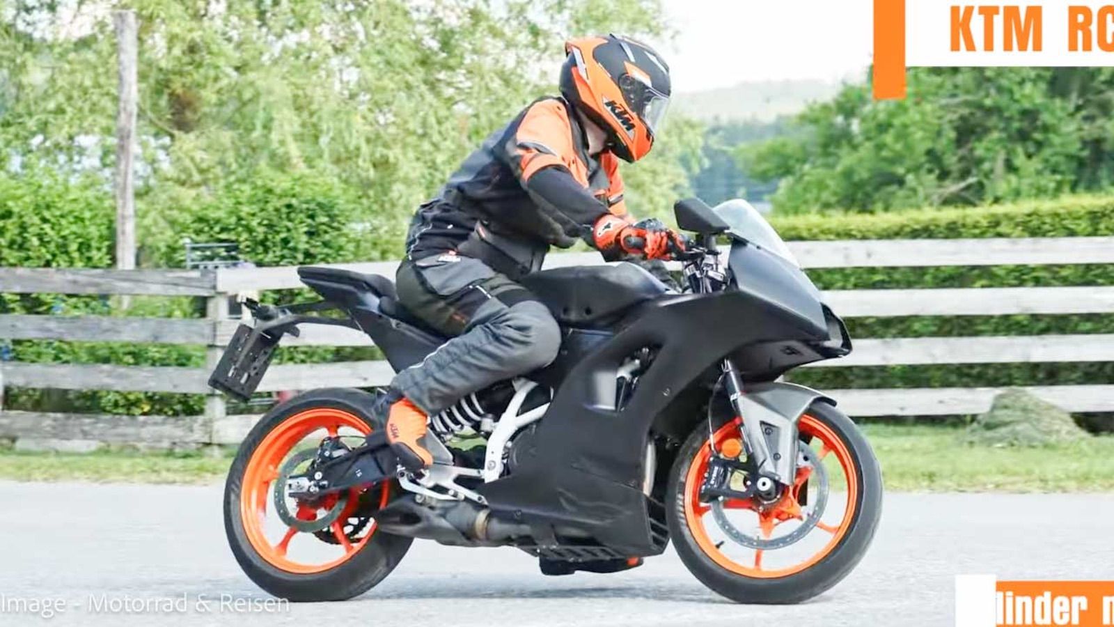 KTM RC 390: Ο φακός την «τσάκωσε» πιο επιθετική με καινούργια εξάτμιση και φαίρινγκ