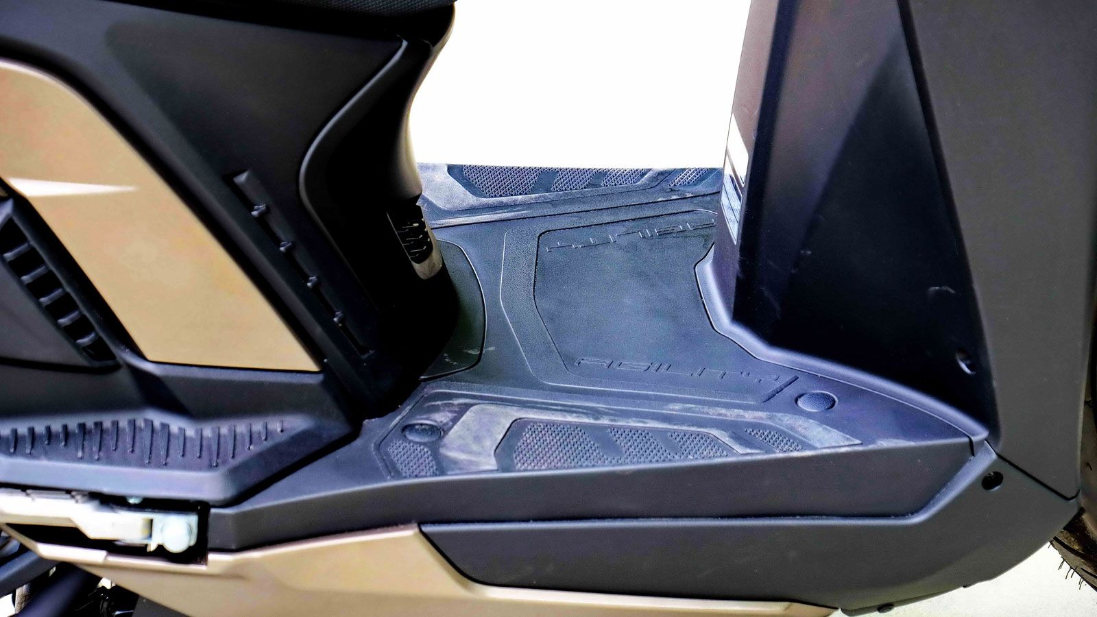 Με επίπεδο εργονομικό πάτωμα για να μεταφέρεις και τα ψώνια.