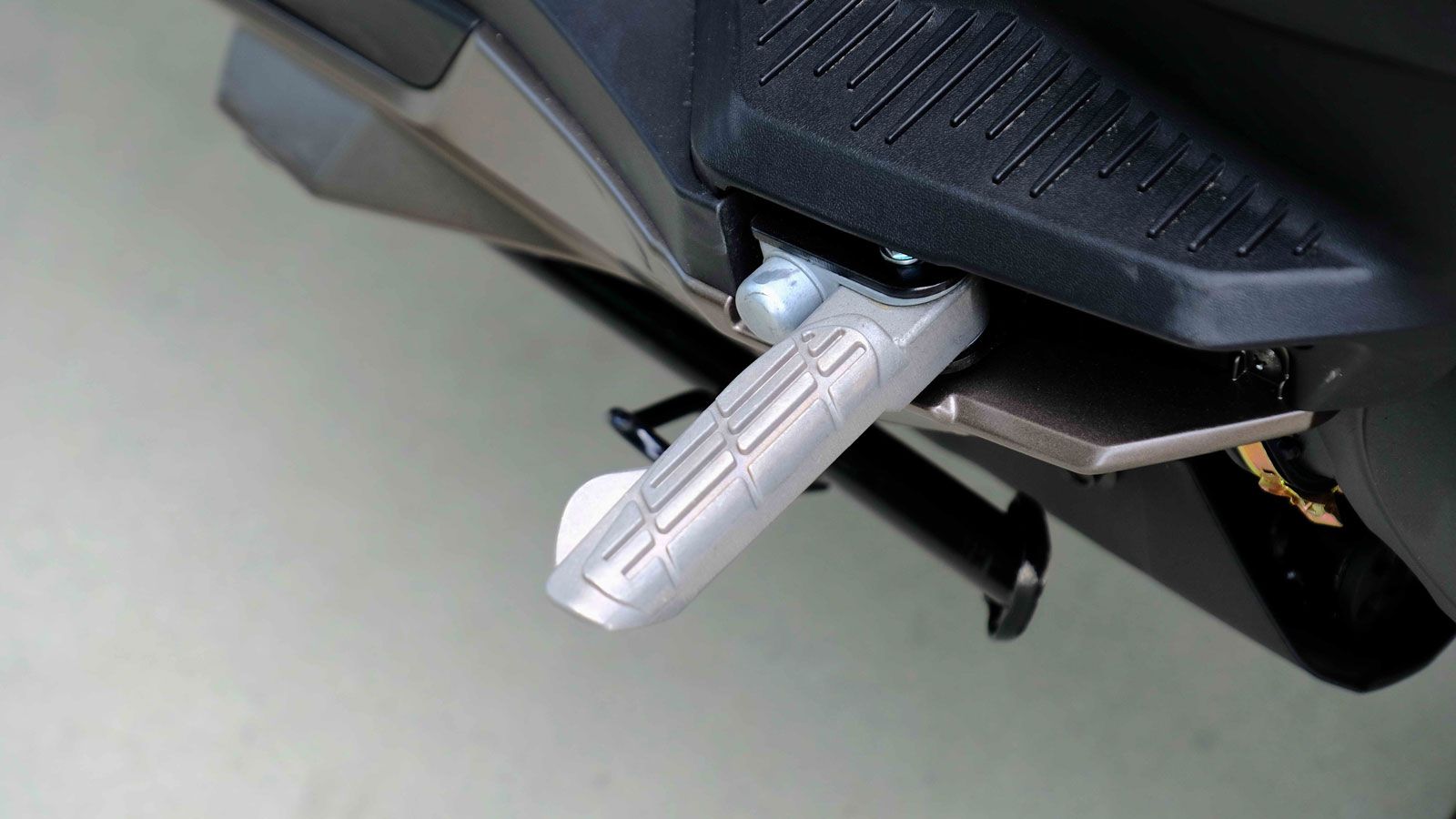 Εργονομικά μαρσπιέ συνεπιβάτη