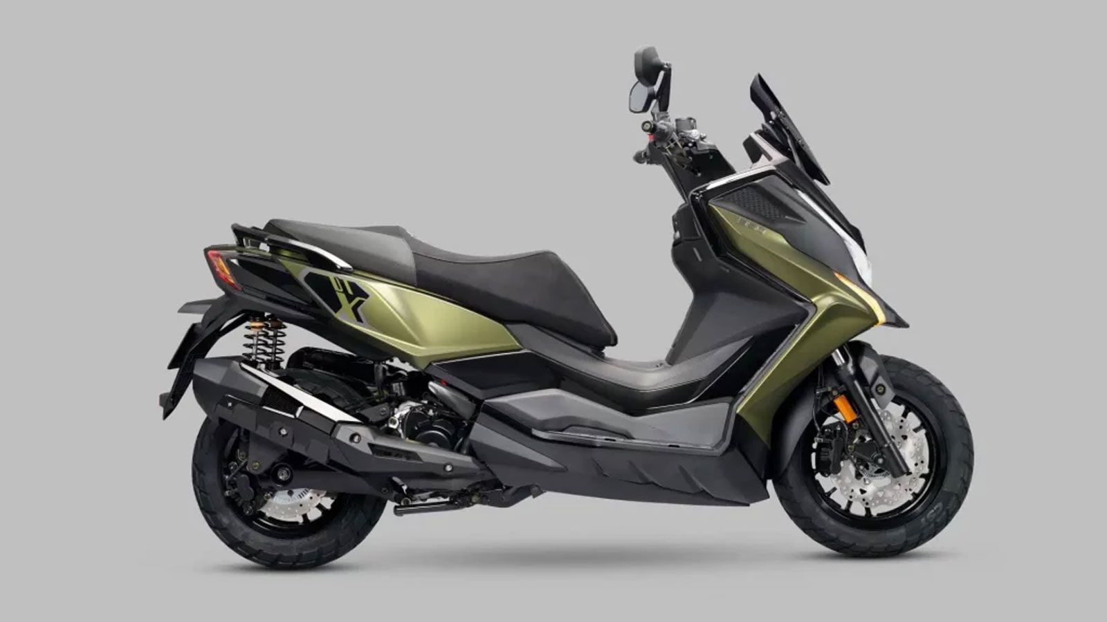 Ο υγρόψυκτος, μονοκύλινδρος κινητήρας 321cc παραμένει αμετάβλητος ως προς την ισχύ, αποδίδοντας 28,6 ίππους και 29,3 Nm ροπής, προσφέροντας δυναμική ε