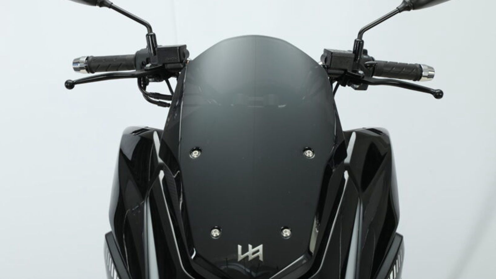 Ρυθμιζόμενη ζελατίνα στο Island 125 που ακολουθεί πιο GT σχεδιασμό 