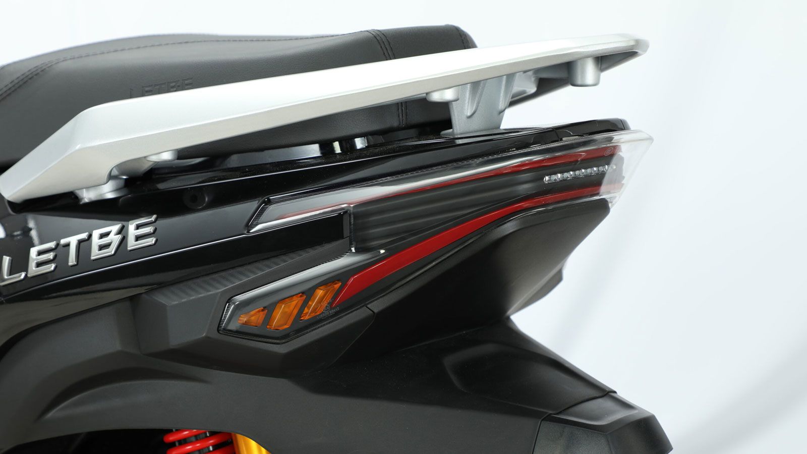 Πίσω φανάρι με LED φωτισμό.