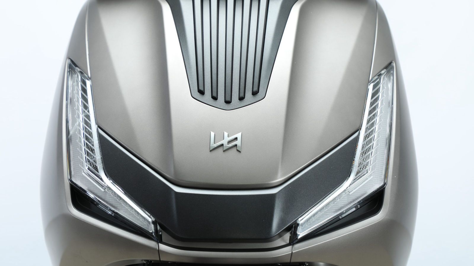 Με full LED φωτισμό για την μέγιστη ορατότητα 