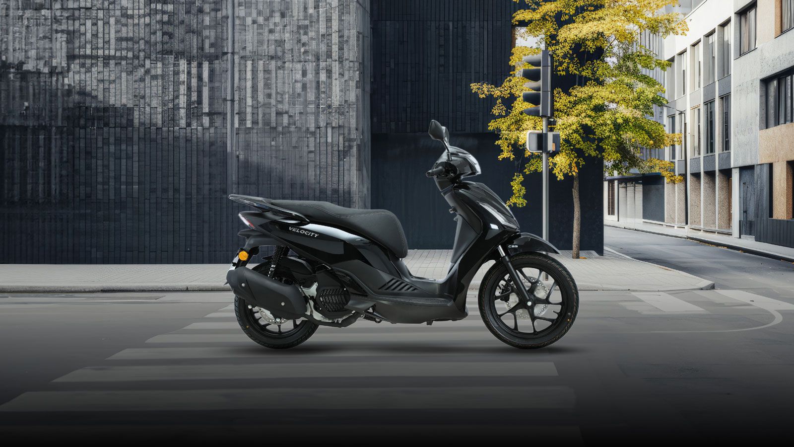 Το Letbe Velocity 125 παρουσιάζεται στην ελληνική αγορά σε δύο εκδόσεις, δίνοντας τη δυνατότητα επιλογής ανάμεσα σε CBS ή ABS σύστημα πέδησης.