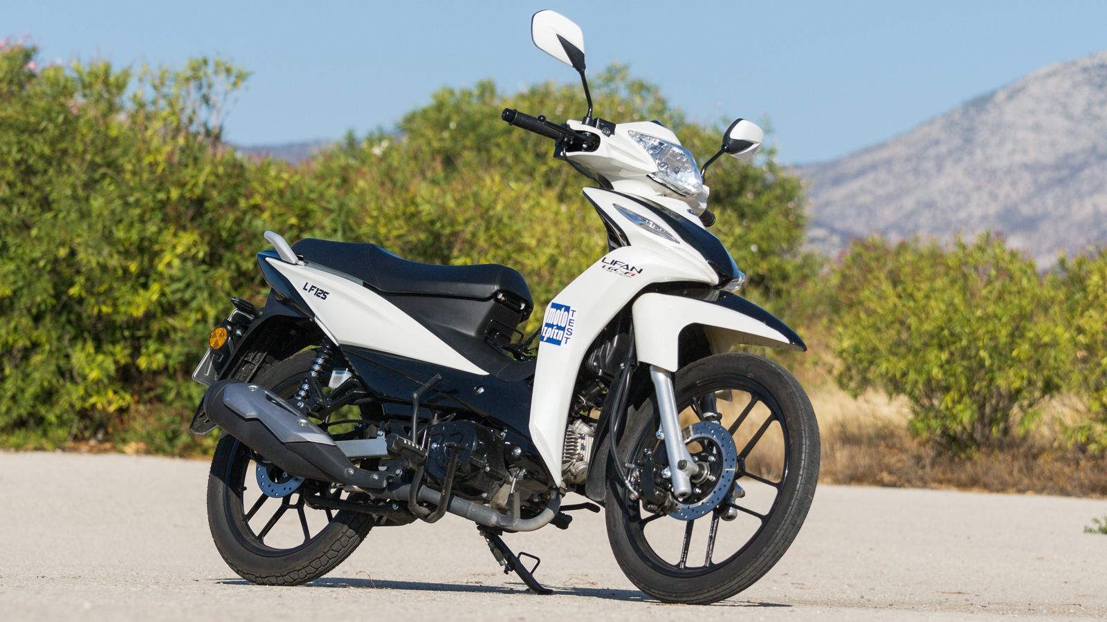 Καίει 2,3 λίτρα και έχει αυτονομία πάνω από 150χλ με ένα γέμισμα