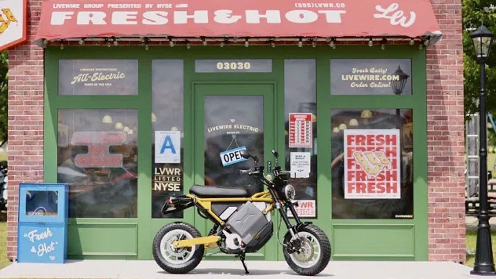 Το πρώτο concept μοντέλο έχει σχεδιαστεί για καθημερινή χρήση στην πόλη, ιδανικό για mini-moto fans, αρχάριους και όσους ψάχνουν έναν διασκεδαστικό τρ