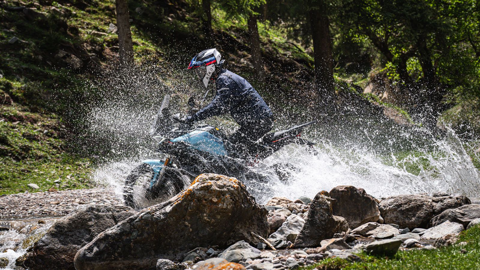 Η Morbidelli T352X στοχεύει σε αναβάτες που αναζητούν ένα πολυδιάστατο δίκυκλο για ταξίδια, καθημερινή μετακίνηση ή εξερεύνηση εκτός δρόμου. 