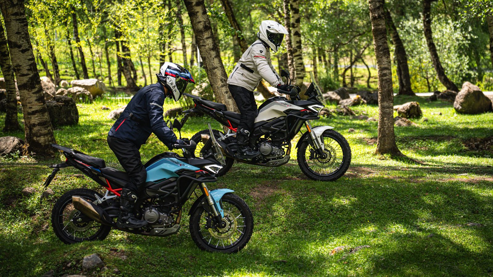 Το νέο μοντέλο είναι διαθέσιμο στο δίκτυο συνεργατών της Motoway Καμπράνης Α.Ε., επίσημου αντιπροσώπου της Morbidelli στην Ελλάδα.