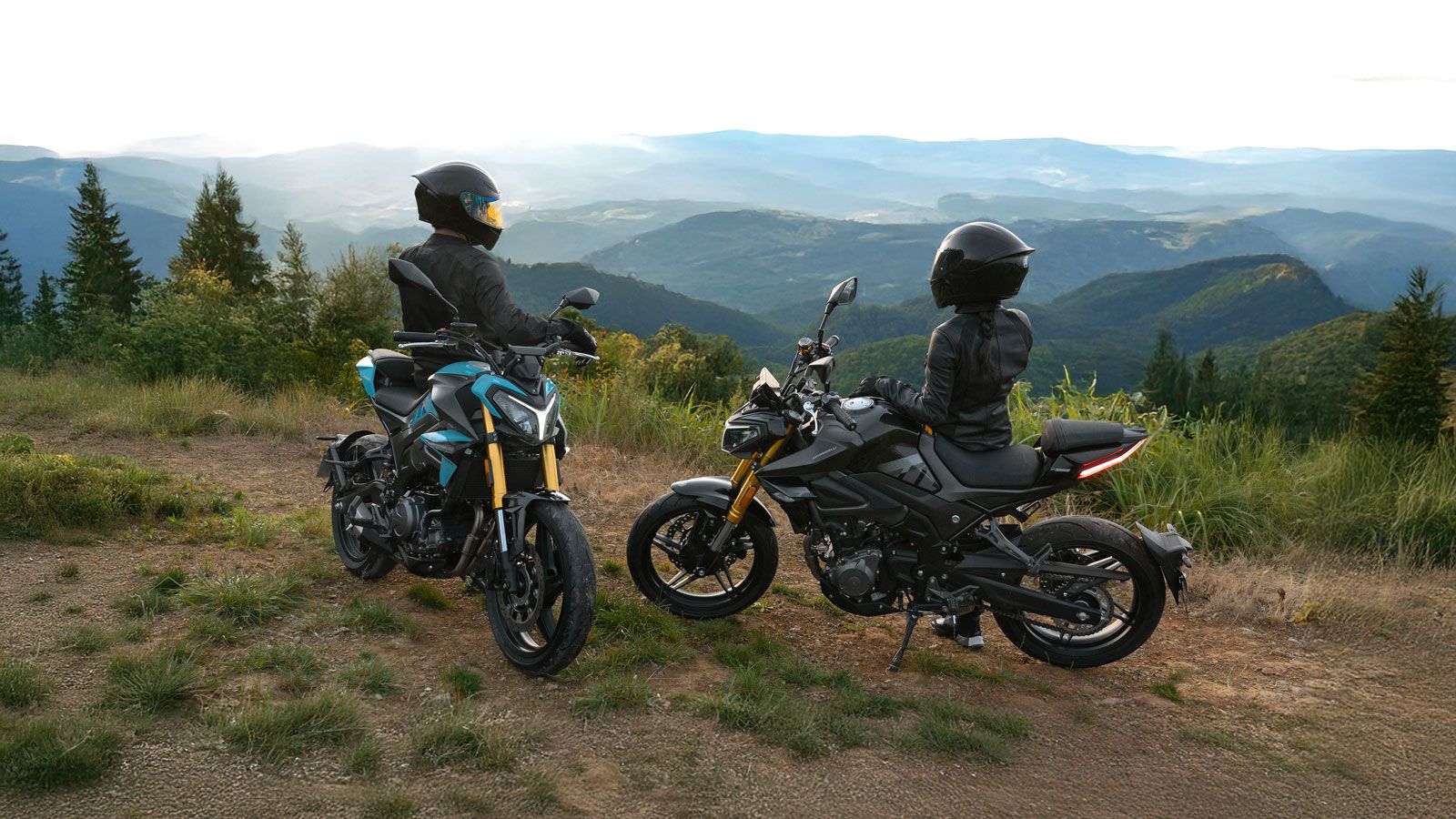 Η έγχρωμη TFT οθόνη 5 ιντσών προβάλλει καθαρά όλες τις πληροφορίες, ενώ το full LED φωτιστικό σύστημα, η θύρα USB, ο φωτιζόμενος διακόπτης και η συνδε