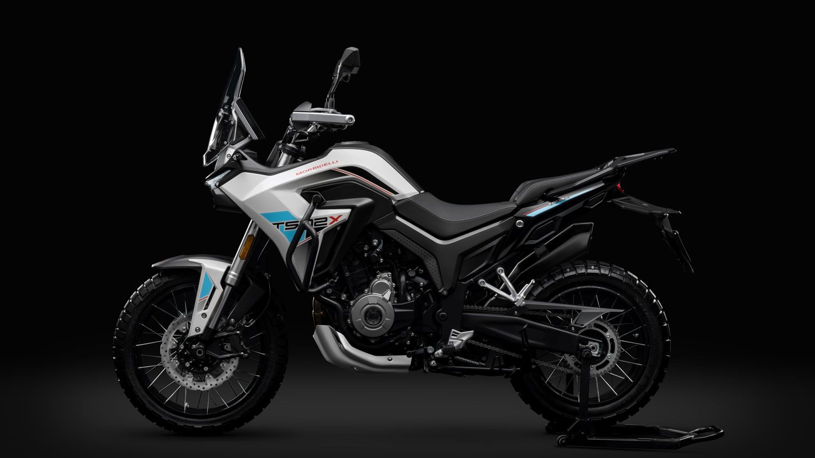 Από την πόλη μέχρι τα βουνά, το T502X στοχεύει να προσφέρει ευκολία χειρισμού, ασφάλεια και δυνατότητα ταξιδιού, με την ποιότητα και την αισθητική που