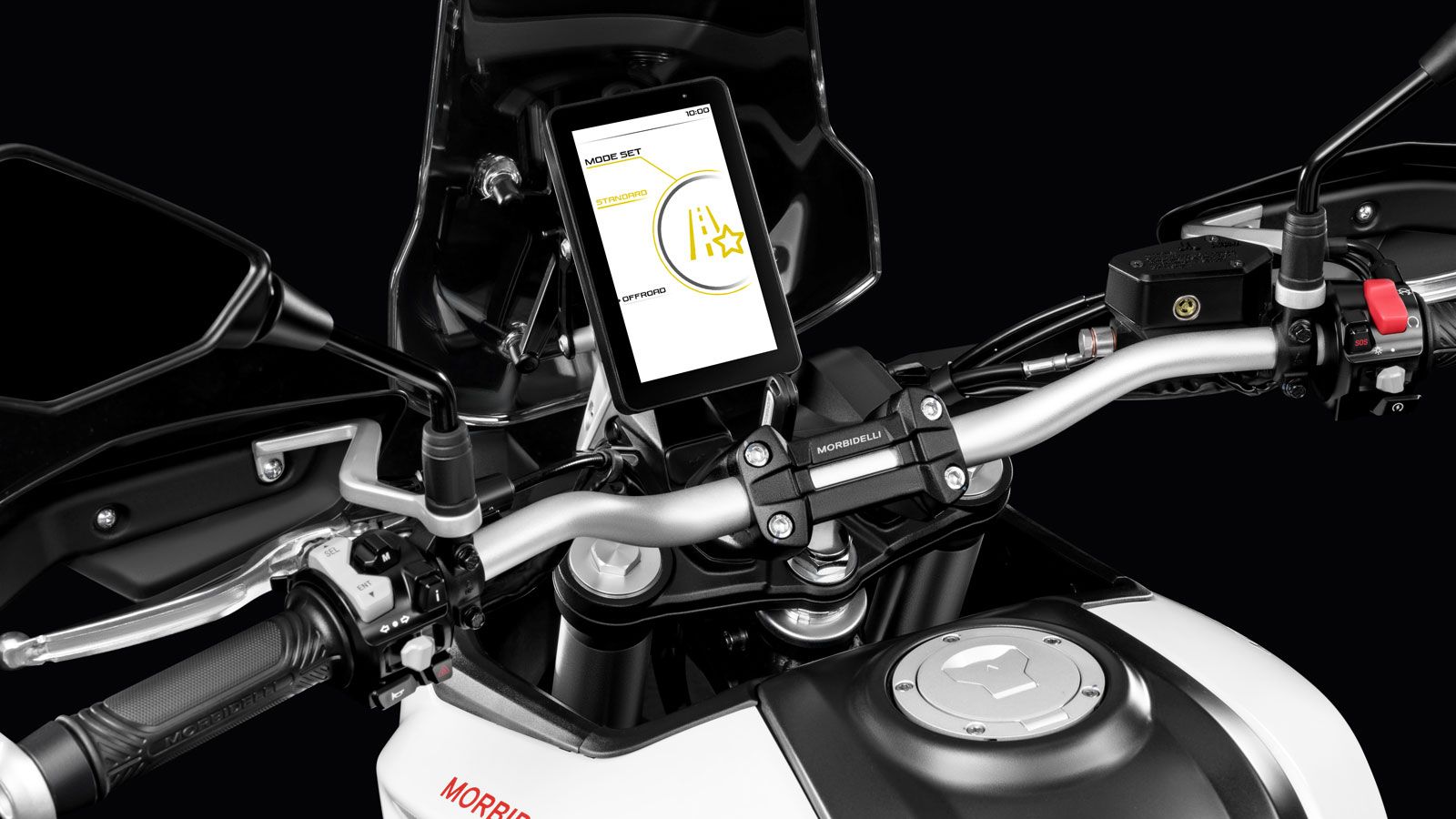 Ο ψηφιακός πίνακας TFT 7 ιντσών παρέχει ευκρίνεια, πλήρη πληροφόρηση και συνδεσιμότητα smartphone, ενώ ο LED φωτισμός σε όλο το σύστημα εξασφαλίζει ορ