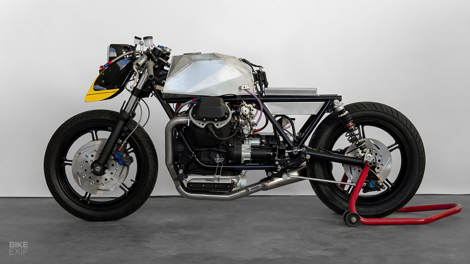 Hokuto: Μια Moto Guzzi SP3 1000 από τη Monza που κλείνει το μάτι στην Ιαπωνία