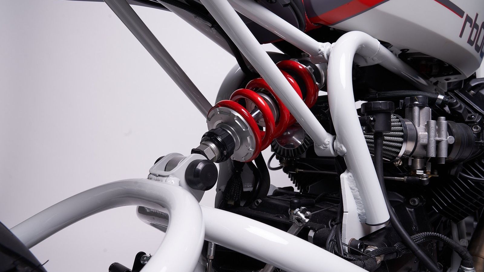 Μoto Guzzi Breva: Η πιο «βαρετή» μοτοσυκλέτα της Moto Guzzi μεταμορφώθηκε