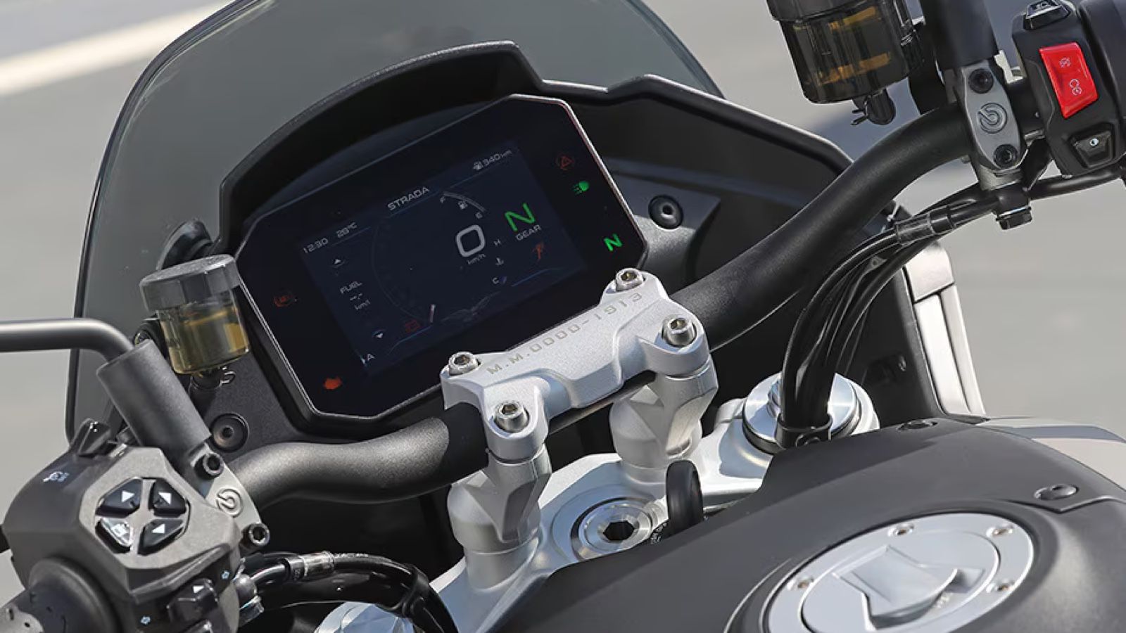 Moto Guzzi V100 Mandello: Sport Touring με αρχοντικό V2 στο βάθρο τού 0-100