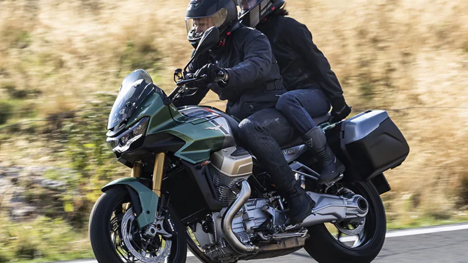 Moto Guzzi V100 Mandello: Sport Touring με αρχοντικό V2 στο βάθρο τού 0-100