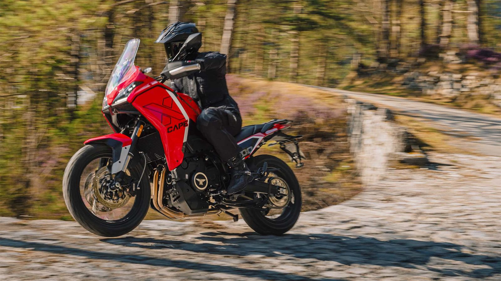 Ανακοινώθηκαν τιμή και εξοπλισμός τής Moto Morini X-Cape 700