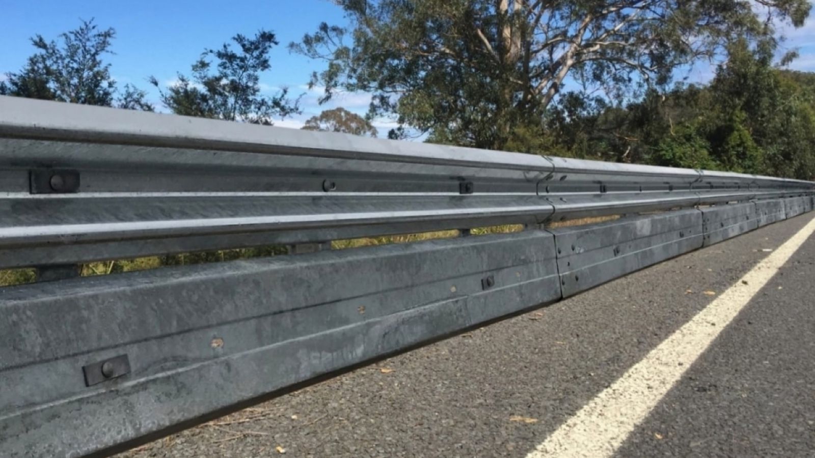 Με 25 χρόνια καθυστέρηση ήρθαν και στην Ελλάδα οι «μη δολοφονικές» μπαριέρες