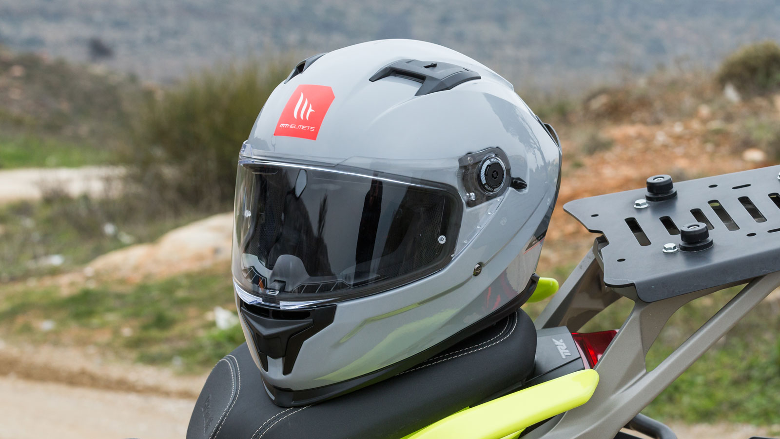 Test κράνος MT Braker: Κάνει προσιτή την ασφάλεια