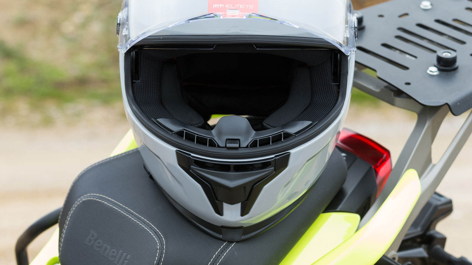 Test κράνος MT Braker: Κάνει προσιτή την ασφάλεια