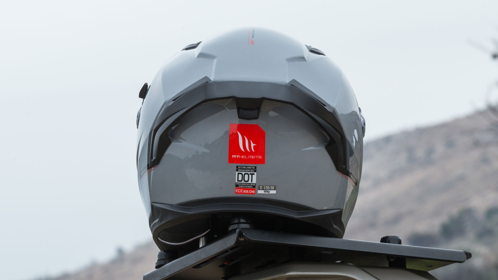 Test κράνος MT Braker: Κάνει προσιτή την ασφάλεια