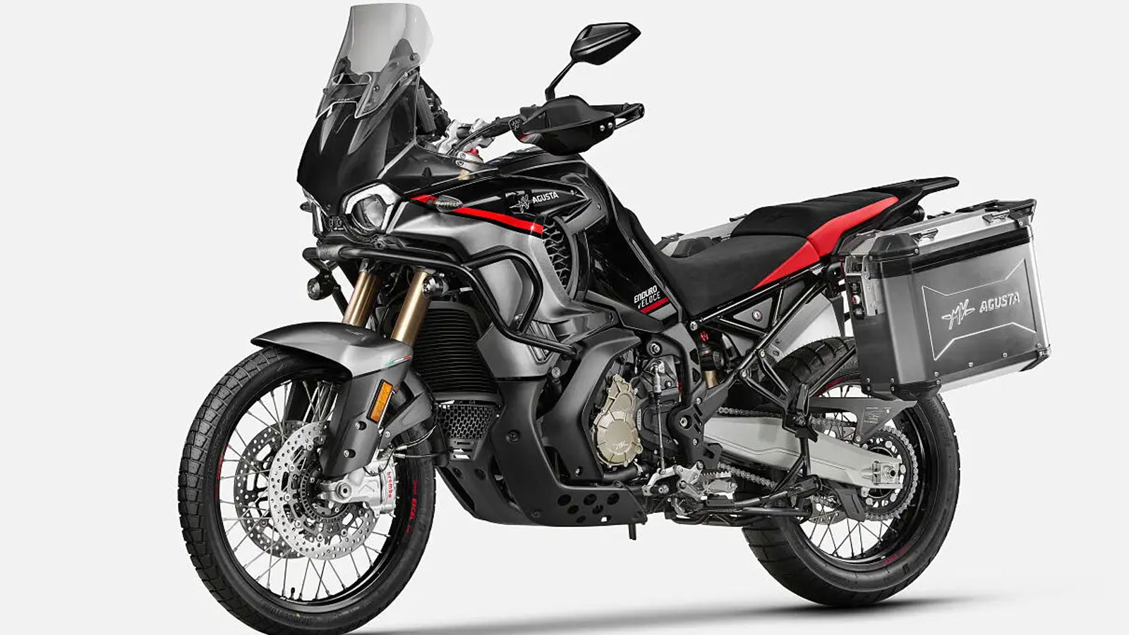 Μόλις λίγες ώρες πριν ανοίξουν οι πύλες της έκθεσης, η εταιρεία αποκάλυψε τη βελτιωμένη έκδοση του μοντέλου, η οποία υπόσχεται πλουσιότερο εξοπλισμό, 