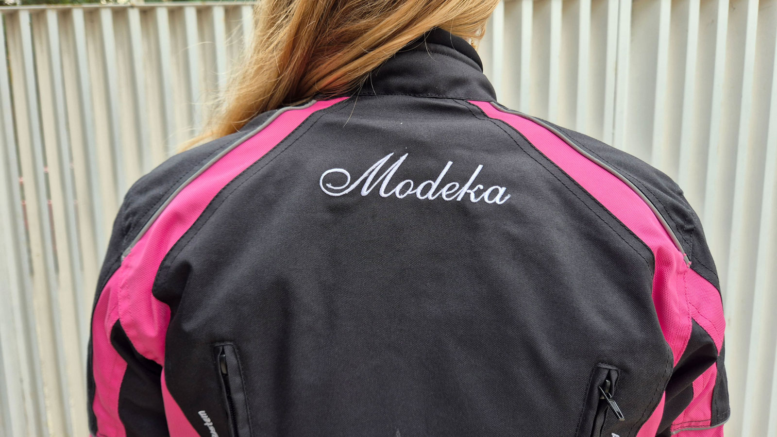 Test Modeka Janika Lady: Τεχνικό μπουφάν 4 εποχών σε άκρως προσιτή τιμή