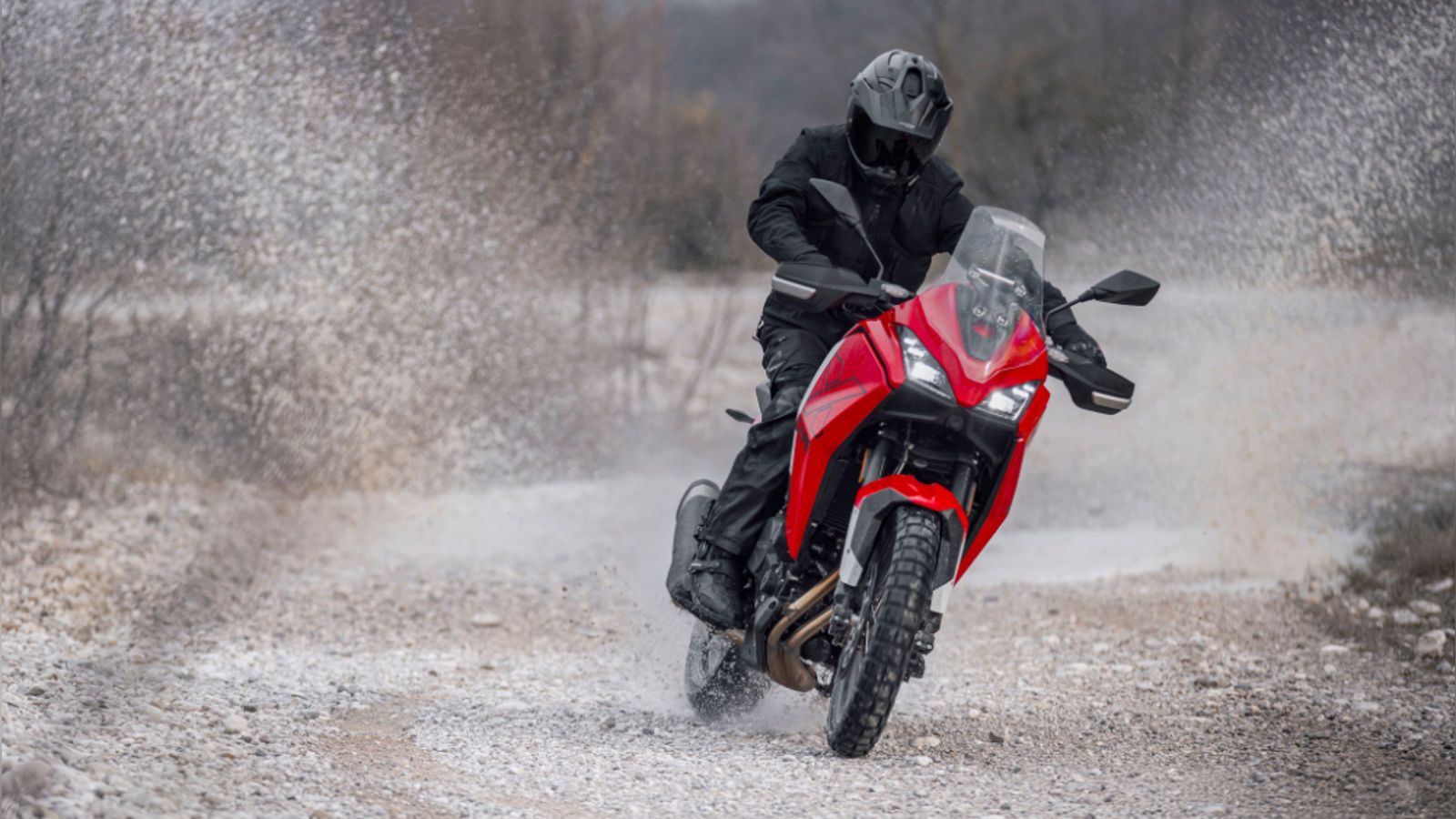 Το νέο X-Cape 700 εξελίσσει το επιτυχημένο X-Cape 650, προσφέροντας περισσότερη ισχύ και σύγχρονο εξοπλισμό