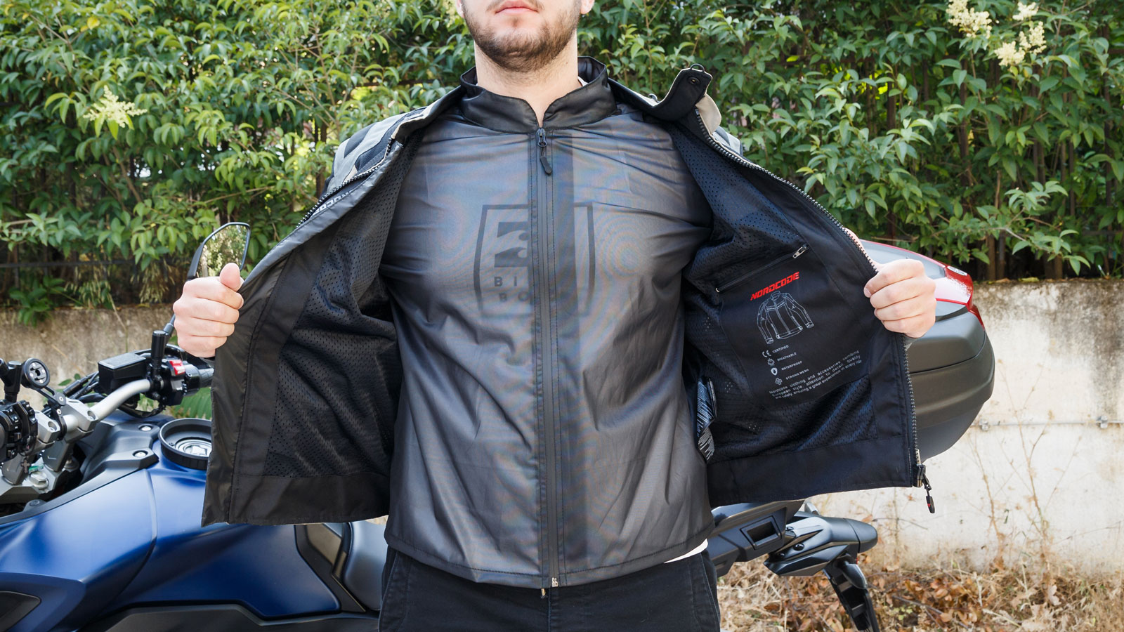 Test Nordcode Escape: Καλοκαιρινό μπουφάν με προστασίες Level 2 & αδιαβροχοποίηση