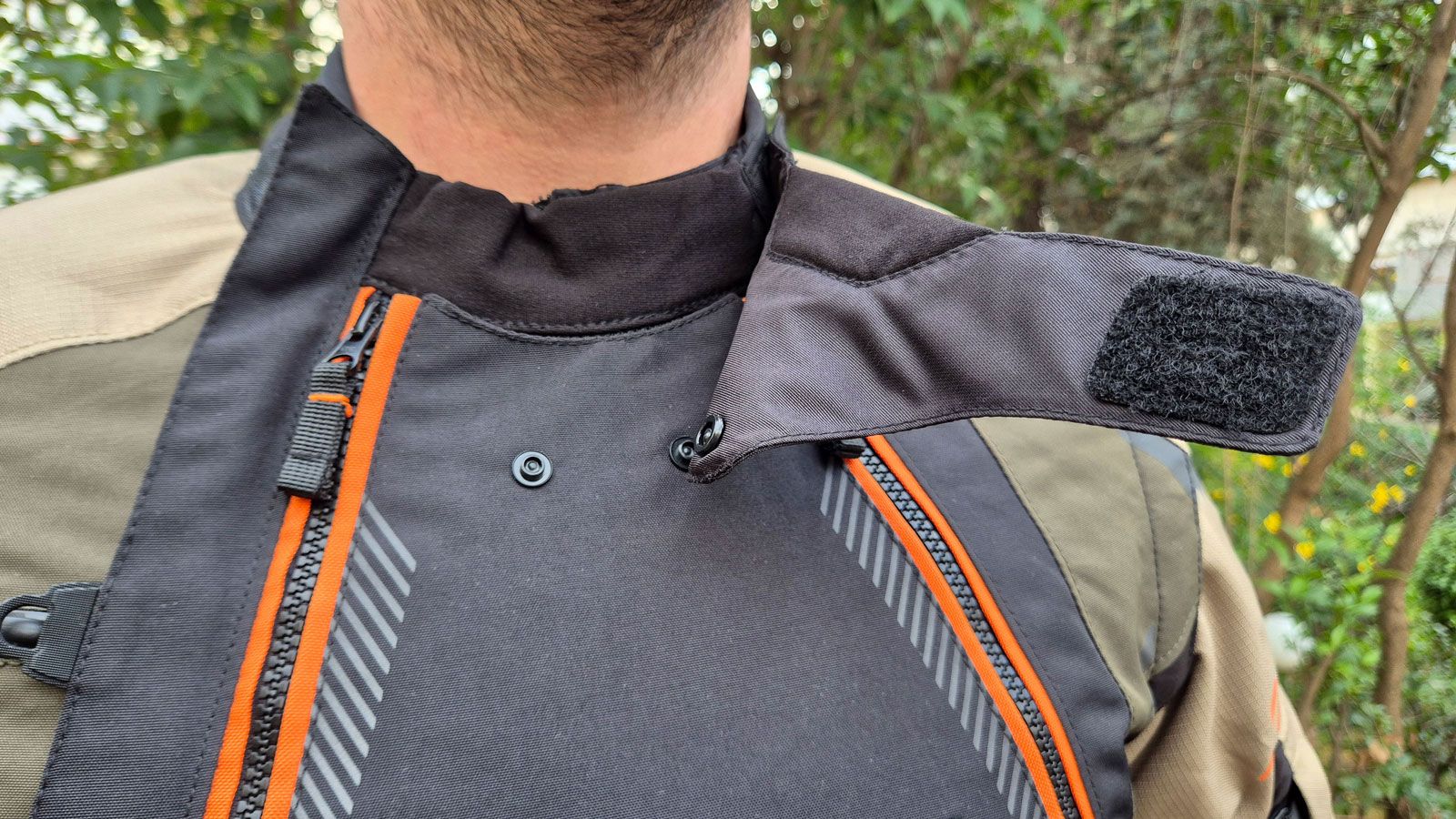 Το κολάρο του Nordcode Safari, έχει ένα απαλό Neoprene ύφασμα. 