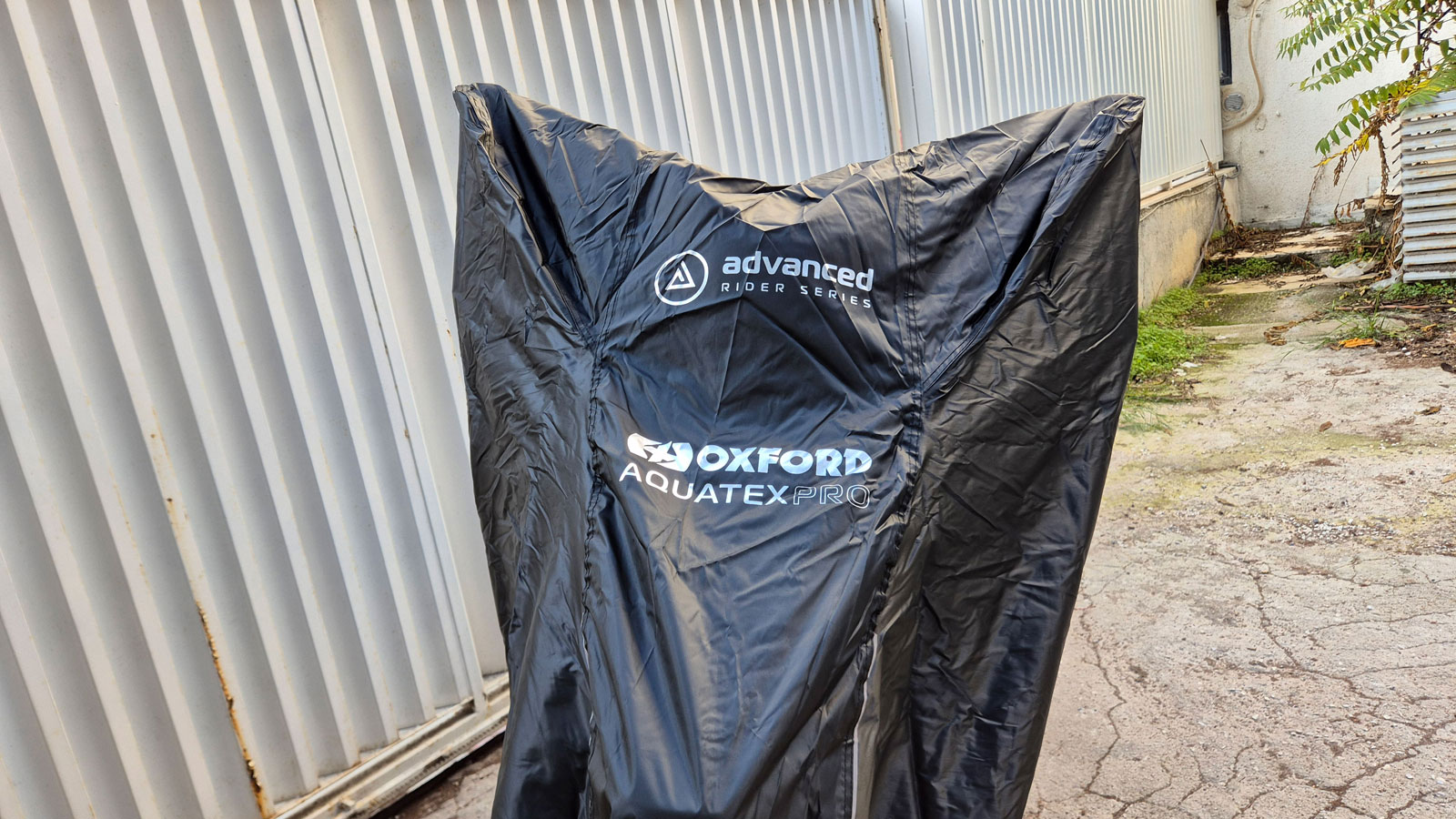 Παρουσίαση Oxford Aquatex Pro: Πλήρης προστασία από ήλιο, βροχή & σκόνη