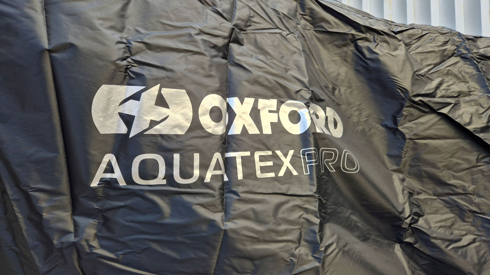 Παρουσίαση Oxford Aquatex Pro: Πλήρης προστασία από ήλιο, βροχή & σκόνη