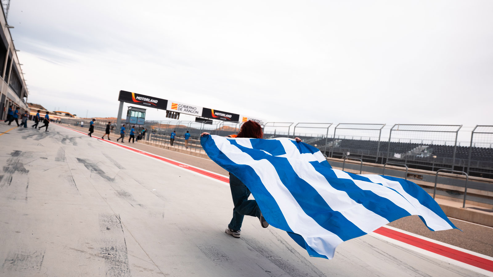 Το ταξίδι της Panther Racing ξεκίνησε το φθινόπωρο του 2023 με ένα κοινό όραμα: να δημιουργήσουν μια πλήρως αγωνιστική μοτοσυκλέτα που θα σταθεί απένα