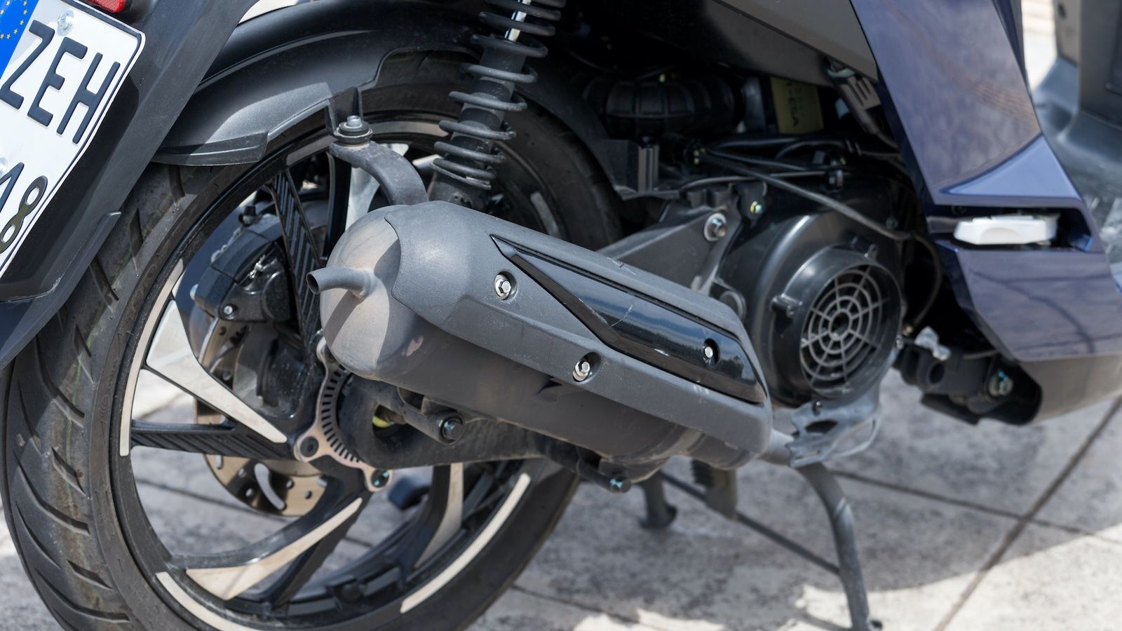 ... αλλά και πίσω, επιλογή που «τρώει» από το χώρο αποθήκευσης αλλά προσφέρει μεγαλύτερη ευελιξία, σταθερότητα και προβλεψιμότητα.