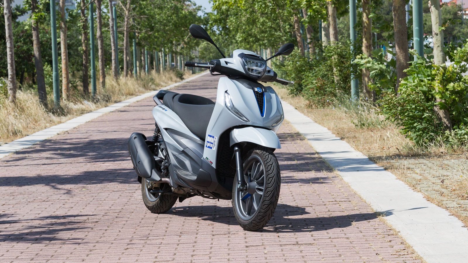 Στον τομέα του πλαισίου και των περιφερειακών δεν συναντάμε αλλαγές σε σχέση με το προηγούμενο μοντέλο.