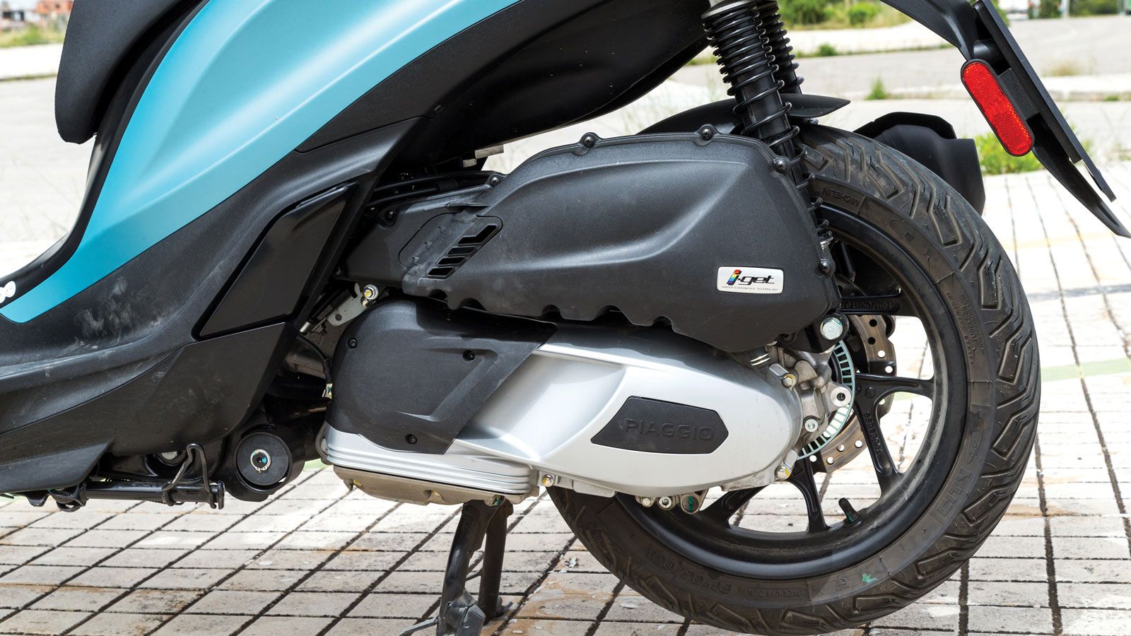 Το νέο Medley 200άρισε, αντικαθιστώντας την έκδοση των 150 κυβικών με έναν ισχυρότερο και καθαρότερο i-Get κινητήρα. Μονοκύλινδρος, τετραβάλβιδος, υδρ