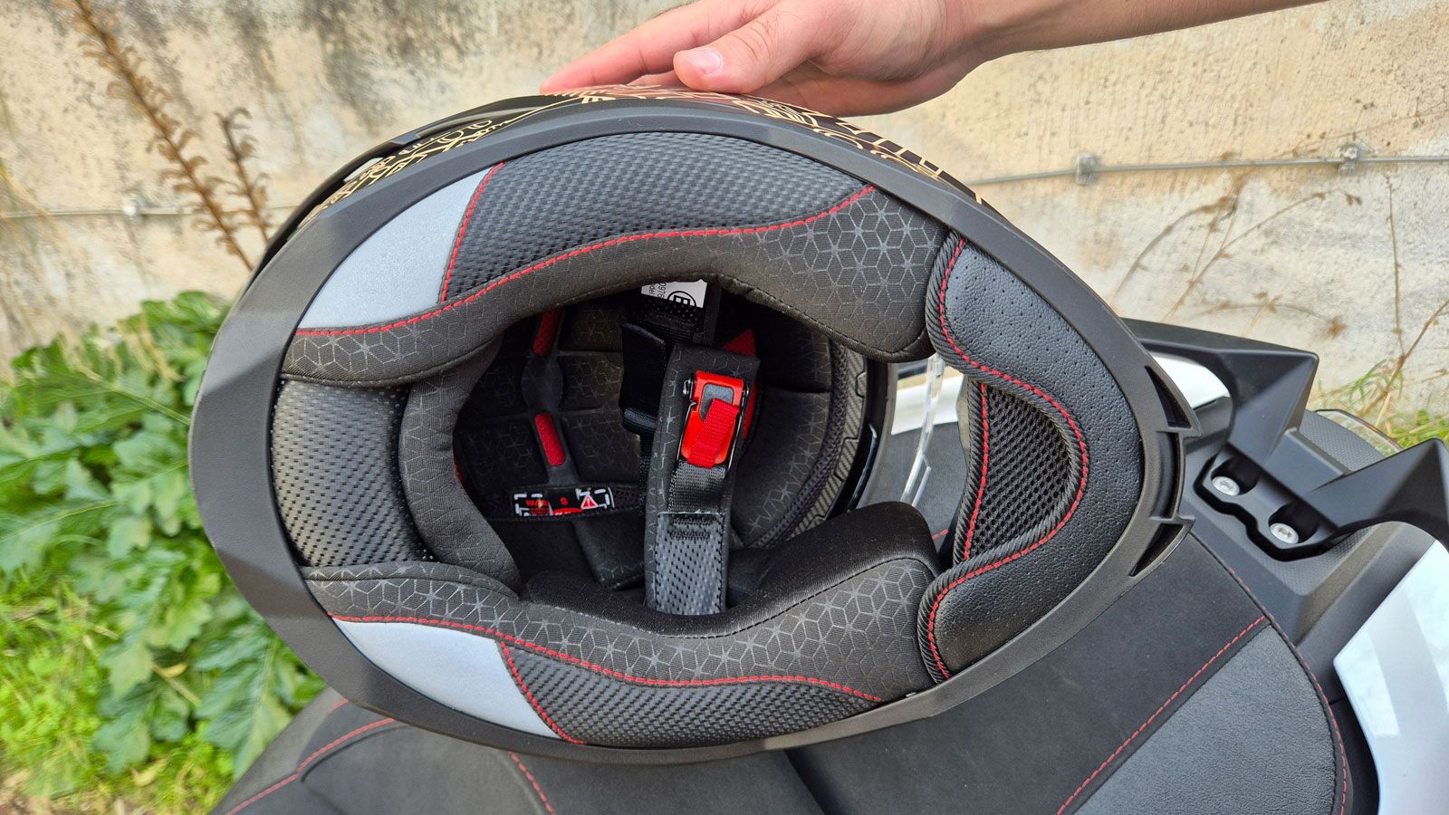 Η ποιότητα της επένδυσης του Pilot Corsair SV City, ξεπερνάει τις προσδοκίες της τιμής του. 