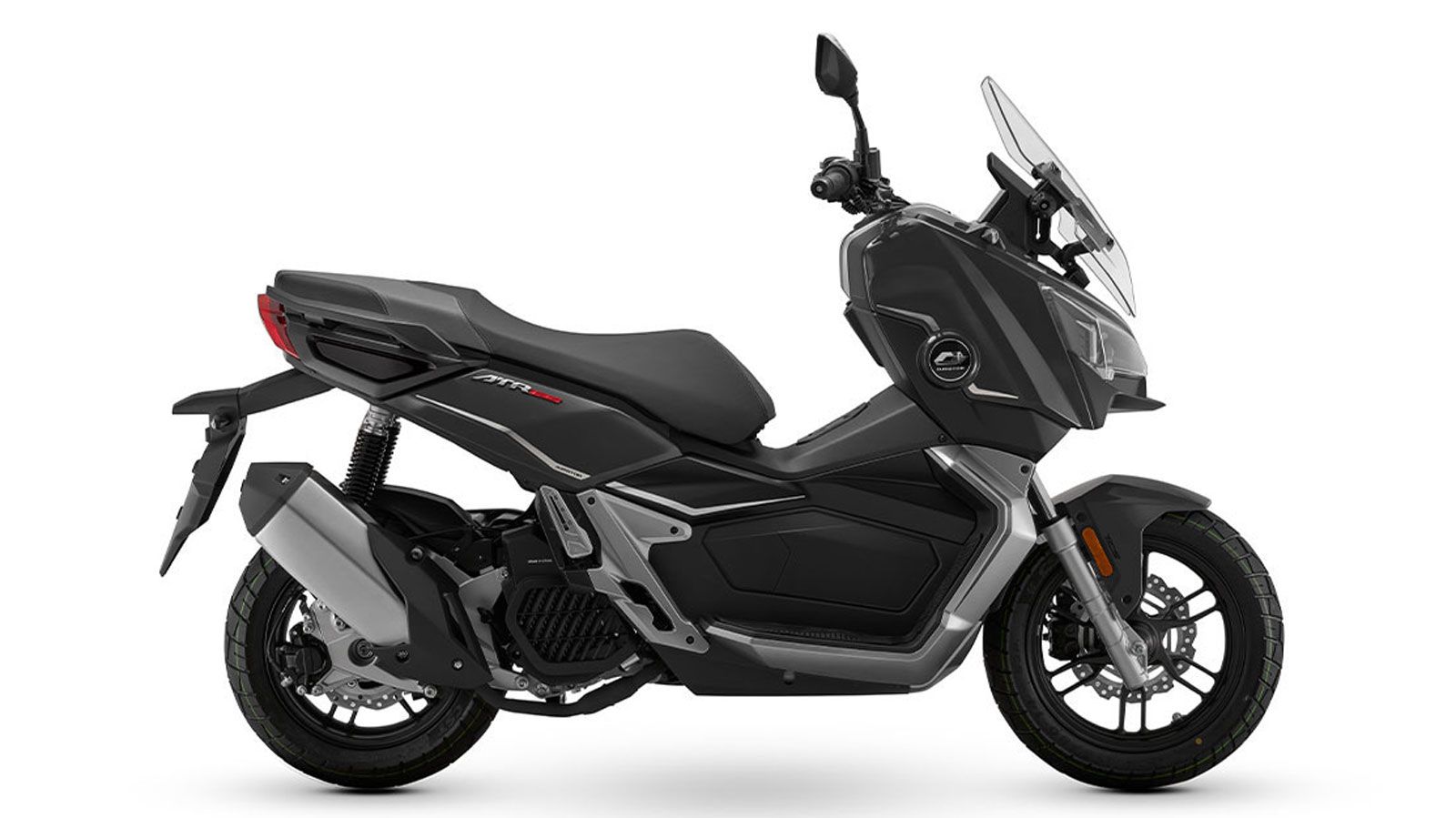 QJMOTOR ATR 200: Υβριδική υποβοήθηση, premium εξοπλισμός και δισκόφρενα μαργαρίτα!