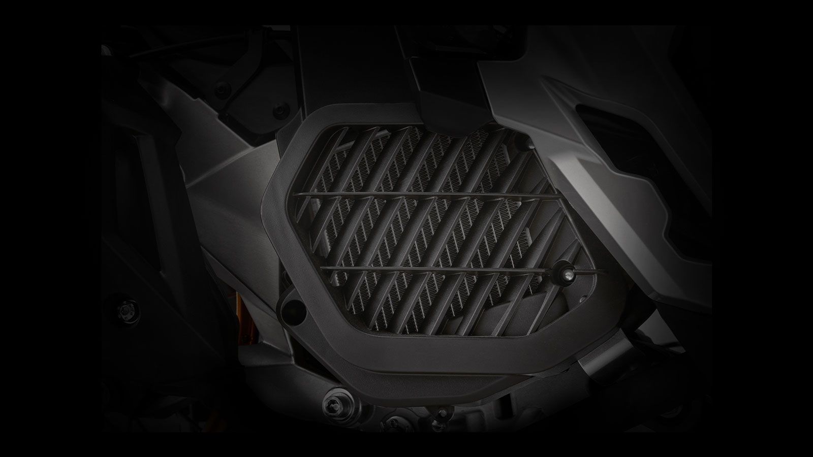 Κινητήρας με 18 άλογα που κάνει τα 0-80 σε 10,7 δευτερόλεπτα
Το QJMOTOR ATR 200X κινείται από έναν μονοκύλινδρο, τετραβάλβιδο, υγρόψυκτο κινητήρα 200