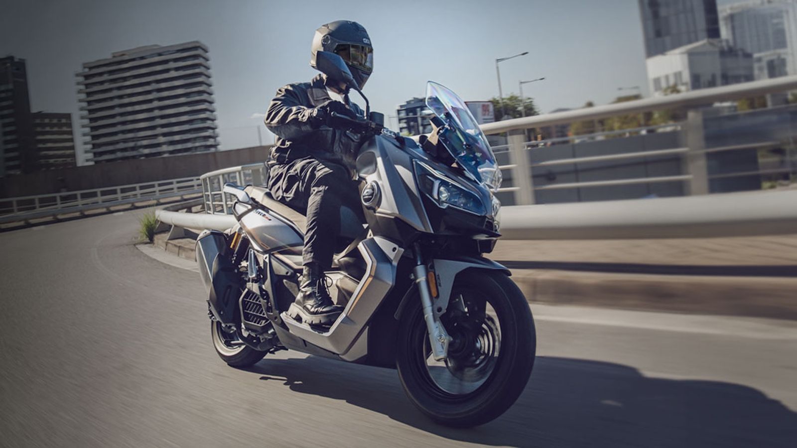 QJMOTOR ATR 125: Το ταχύτερο 125άρι με υβριδική τεχνολογία 