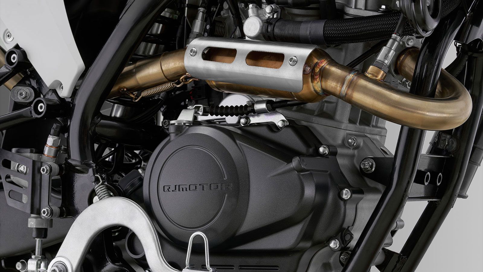 Η καρδιά του COV 125 είναι ένας μονοκύλινδρος υγρόψυκτος τετράχρονος κινητήρας με 4 βαλβίδες και σύστημα ψεκασμού EFI Bosch, που αποδίδει 15 ίππους στ