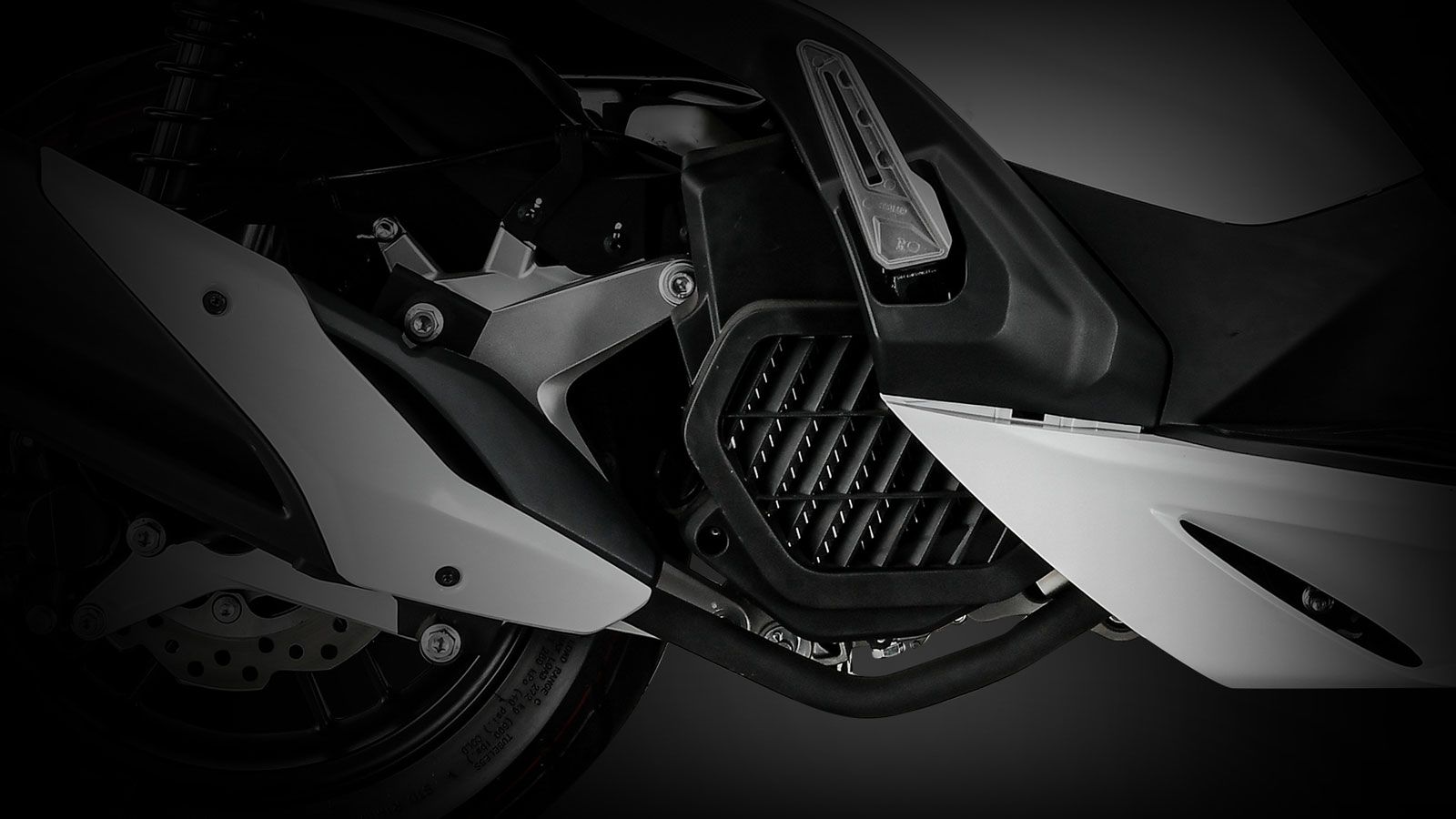 QJMOTOR : MTX 125 ABS / TCS Top Box