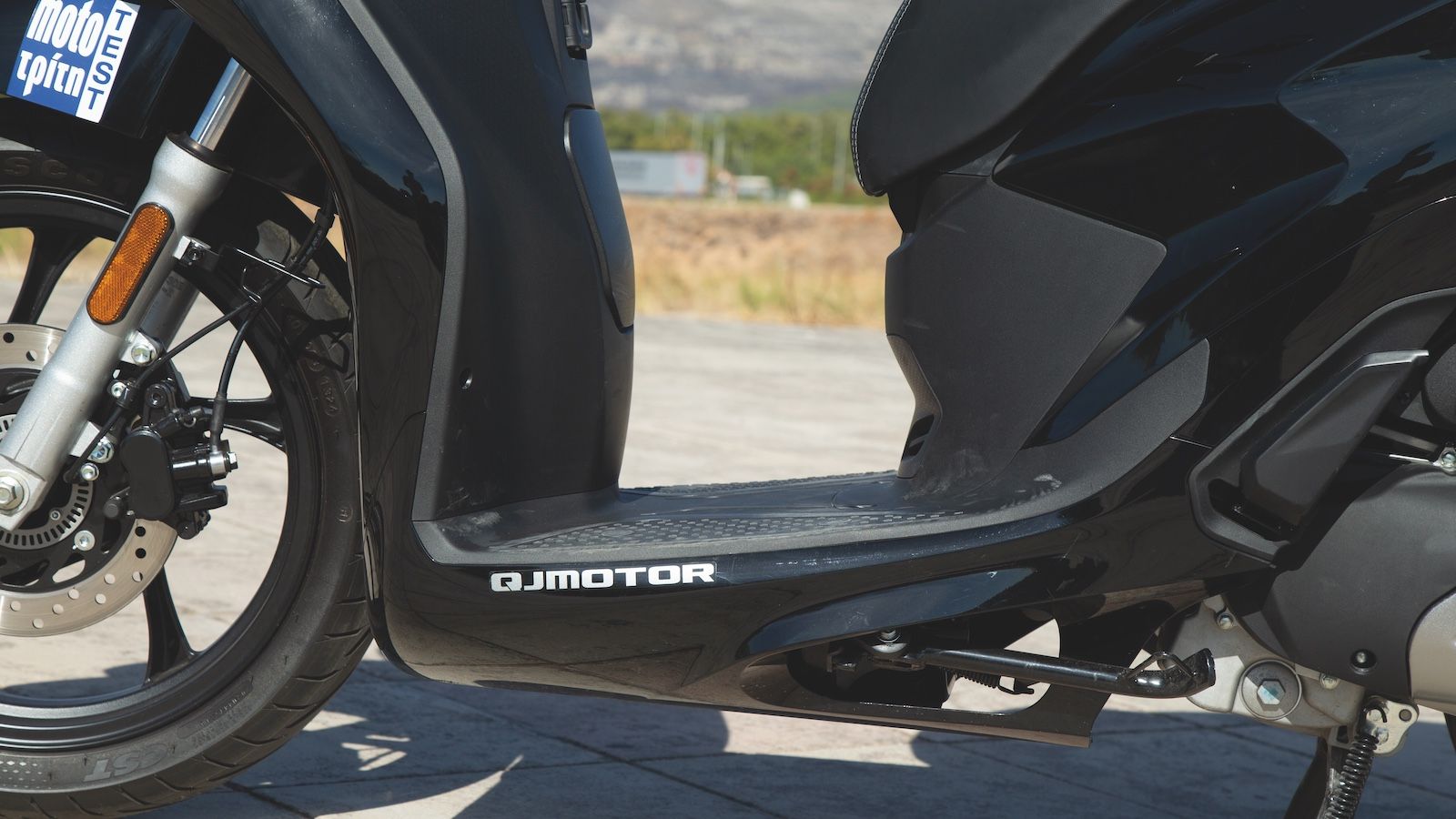 Επαρκής χώρος για τα πόδια χάρη στη σωστή εργονομική μελέτη.