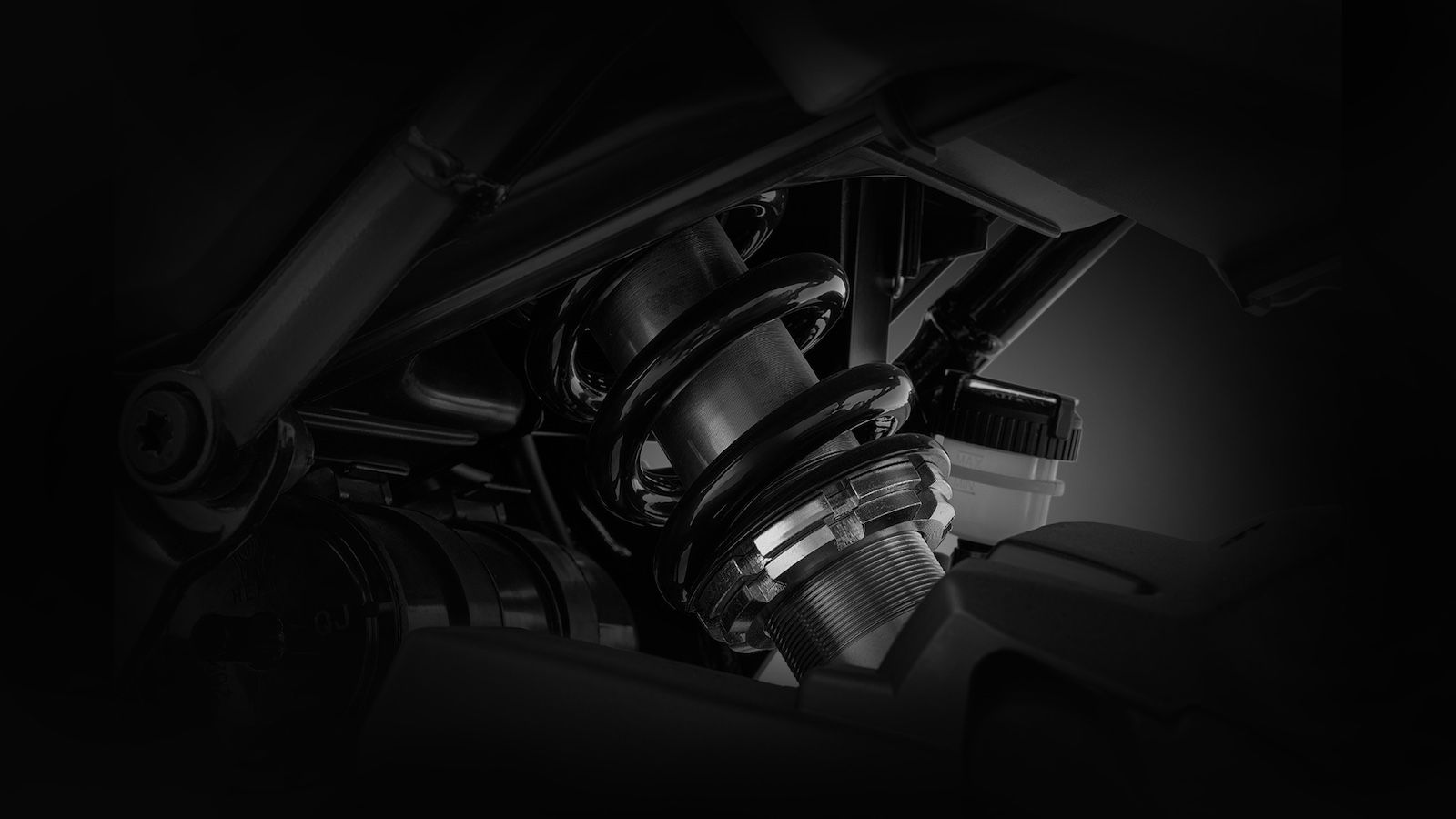 QJMOTOR SRK 125R: Νέα 125άρα Supersport με USD πιρούνι και TFT 5 ιντσών