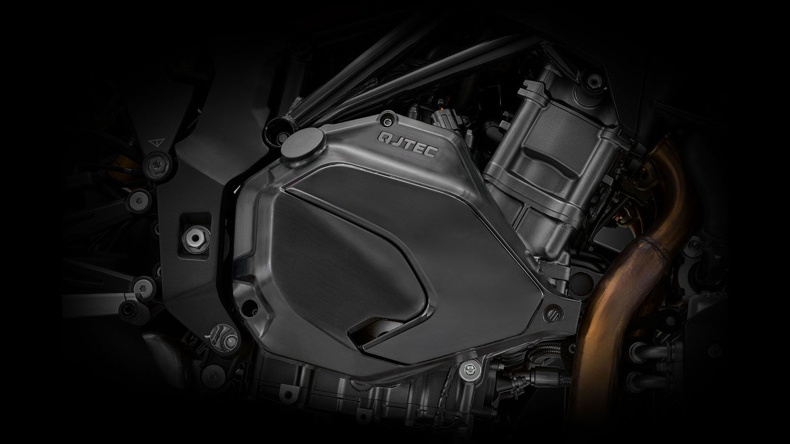 Στην καρδιά της βρίσκεται ένας ατμοσφαιρικός τετρακύλινδρος 921cc με απόδοση 128 ίππους στις 10.000 rpm και 93 Nm στις 8.000 rpm, νούμερα που την τοπο