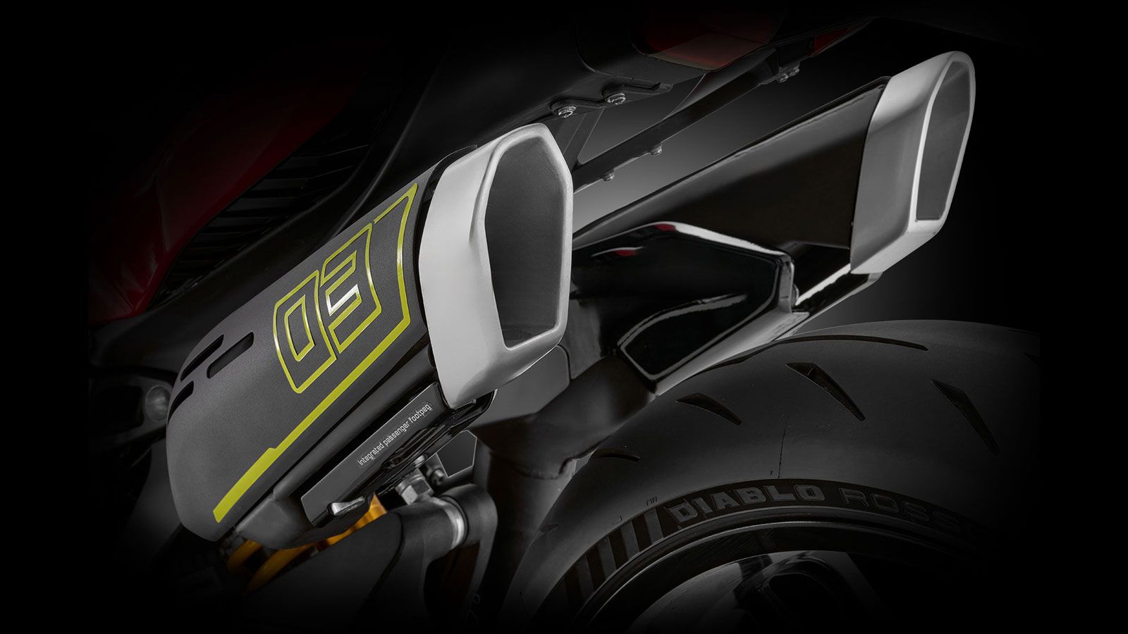 Xτίστηκε γύρω από μια φιλοσοφία RAW performance: ωμή δύναμη, άμεση απόκριση, καθαρή μηχανολογική έκφραση. 